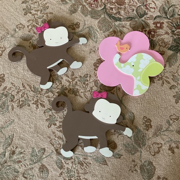 monkey and elephant decoration. brown and pink and green. Easy hang. Pictures. - Picture 1 of 11
